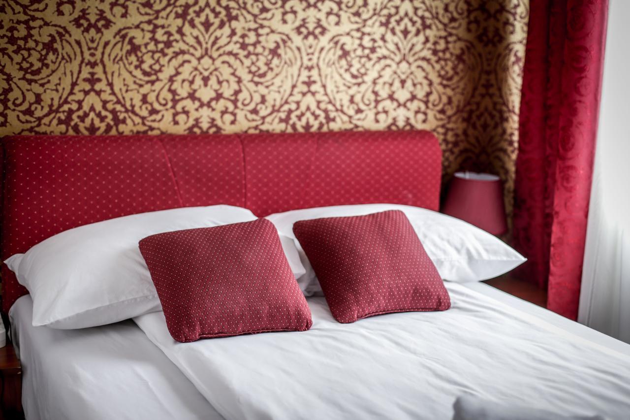 Hotel Bob ซาราเยโว ภายนอก รูปภาพ